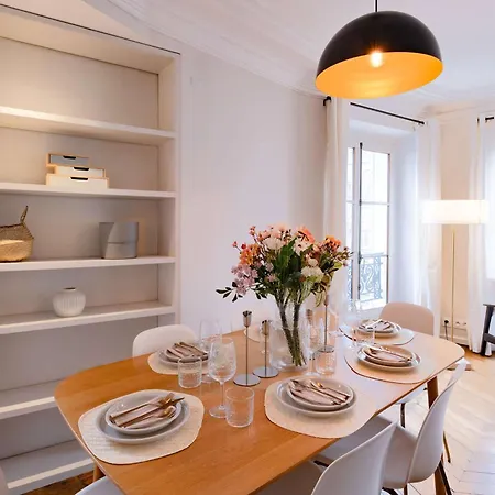 Appartement Luxury Flat Louvres 6 Guests Parijs