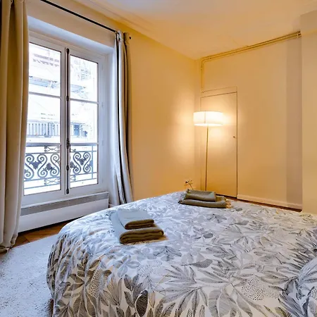 Apartament Luxury Flat Louvres 6 Guests